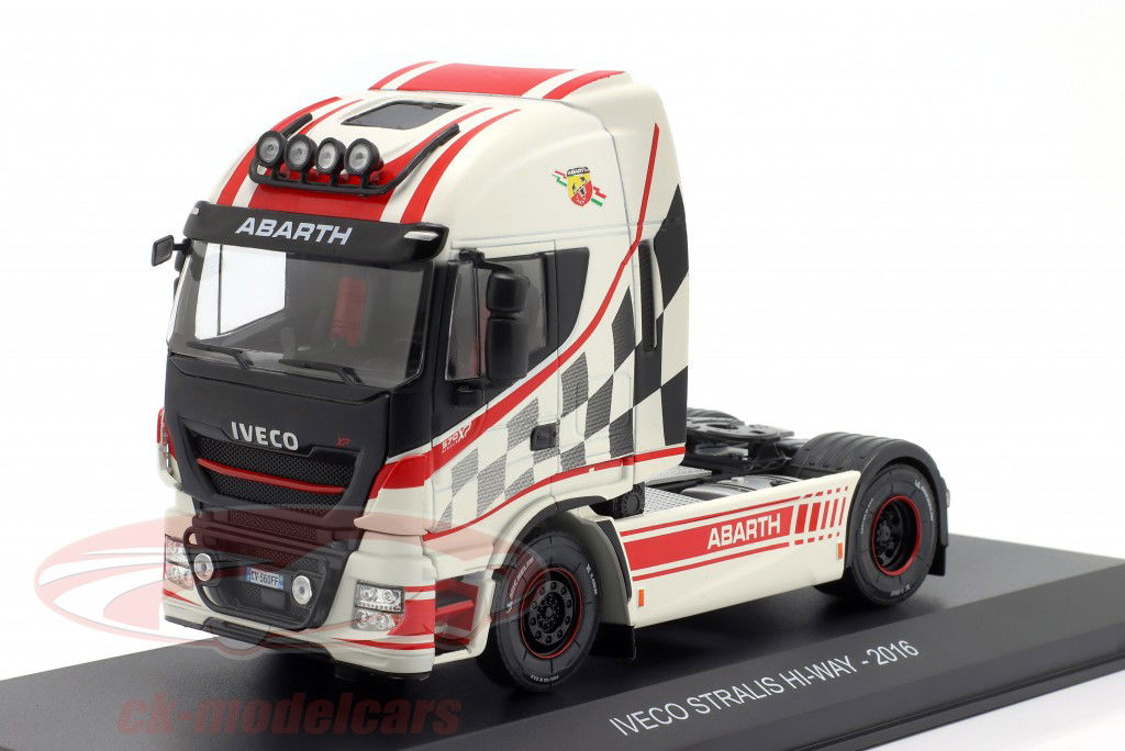 Iveco Stralis Hi-Way Sattelzugmaschine 2016 Abarth 1:43 Hachette