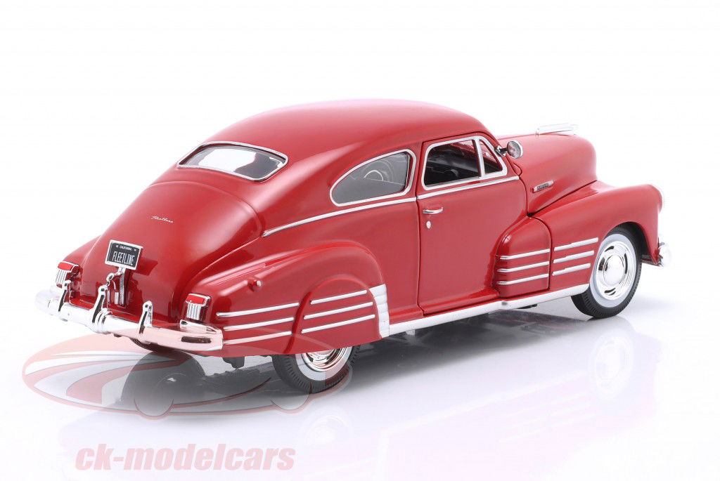 Chevrolet Fleetline Aerosedan year 1948 red 1:24 Maisto