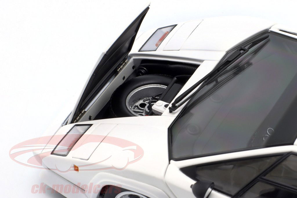 Lamborghini Countach LP 400S Year 1980 white 1:18 Kyosho