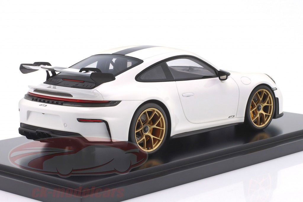 Porsche 911 (992.2) GT3 Год постройки 2024 белый 1:18 Spark