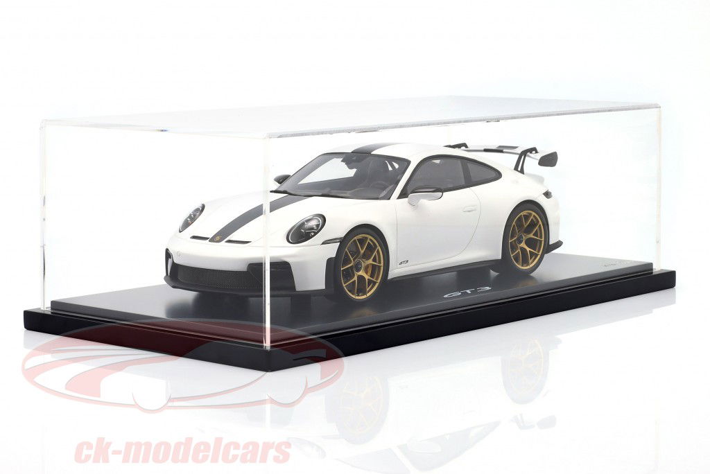 Porsche 911 (992.2) GT3 Год постройки 2024 белый 1:18 Spark