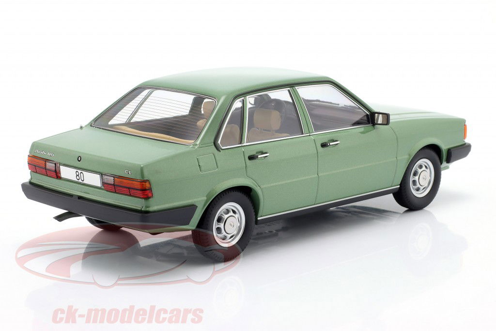 Audi 80 Año de construcción 1978 verde claro metálico 1:18 ModelCar Group