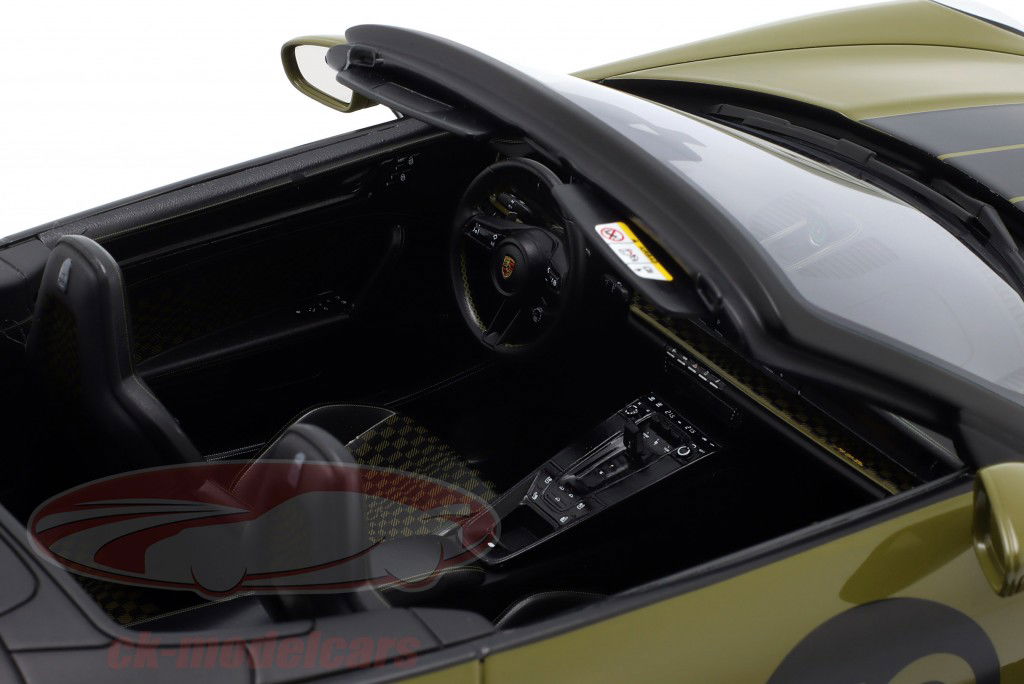 Porsche 911 (992.2) Spirit 70 Anno di costruzione 2025 olive neo 1:12 Spark