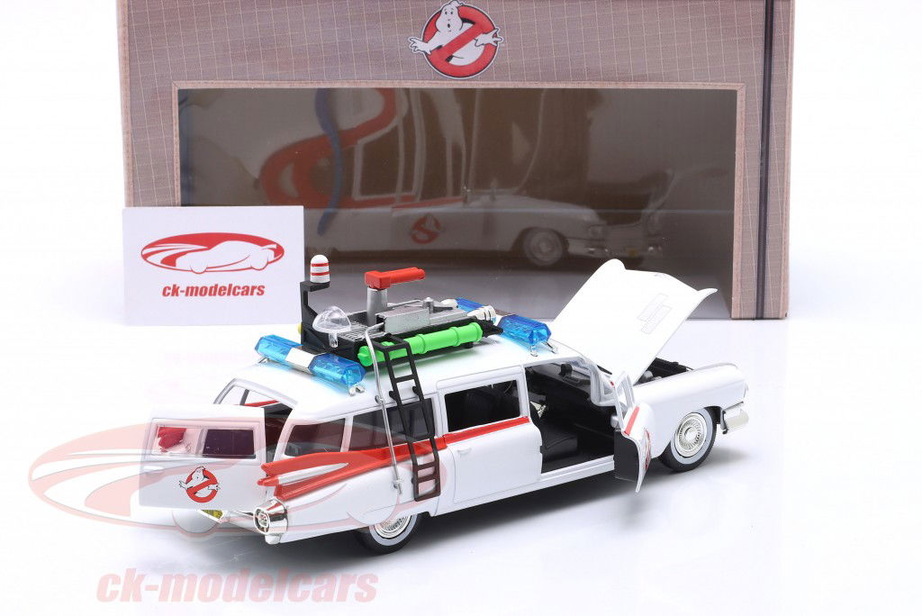 Cadillac Ecto-1 fra den film Ghostbusters 1984 hvid 1:24 Jada Toys