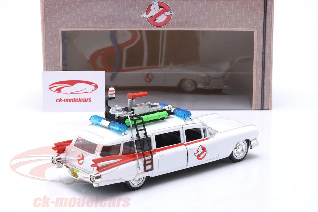 Cadillac Ecto-1 から インクルード フィルム Ghostbusters 1984 白 1:24 Jada Toys