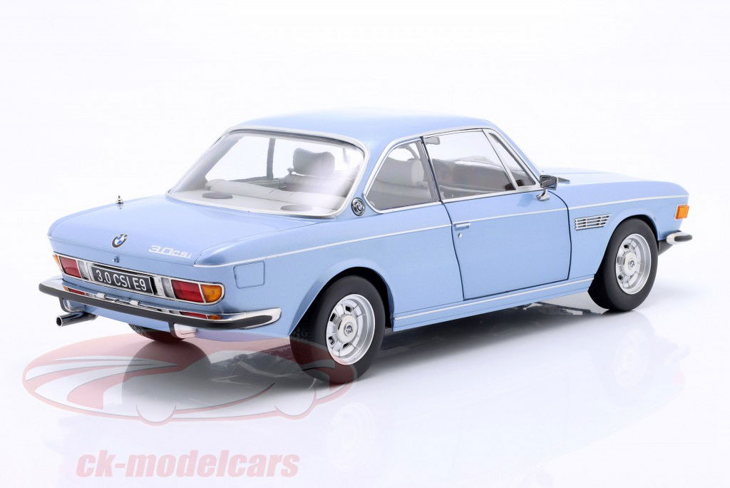 BMW 3.0 CSi (E9) mit Alufelgen Baujahr 1971 hellblau metallic 1:12 KK-Scale