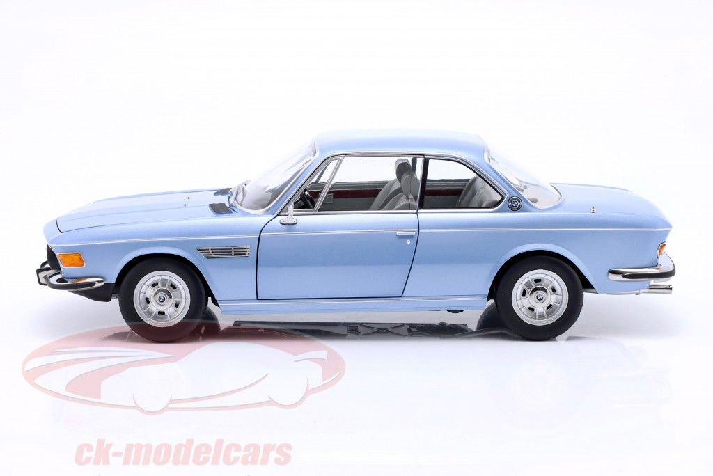 BMW 3.0 CSi (E9) mit Alufelgen Baujahr 1971 hellblau metallic 1:12 KK-Scale