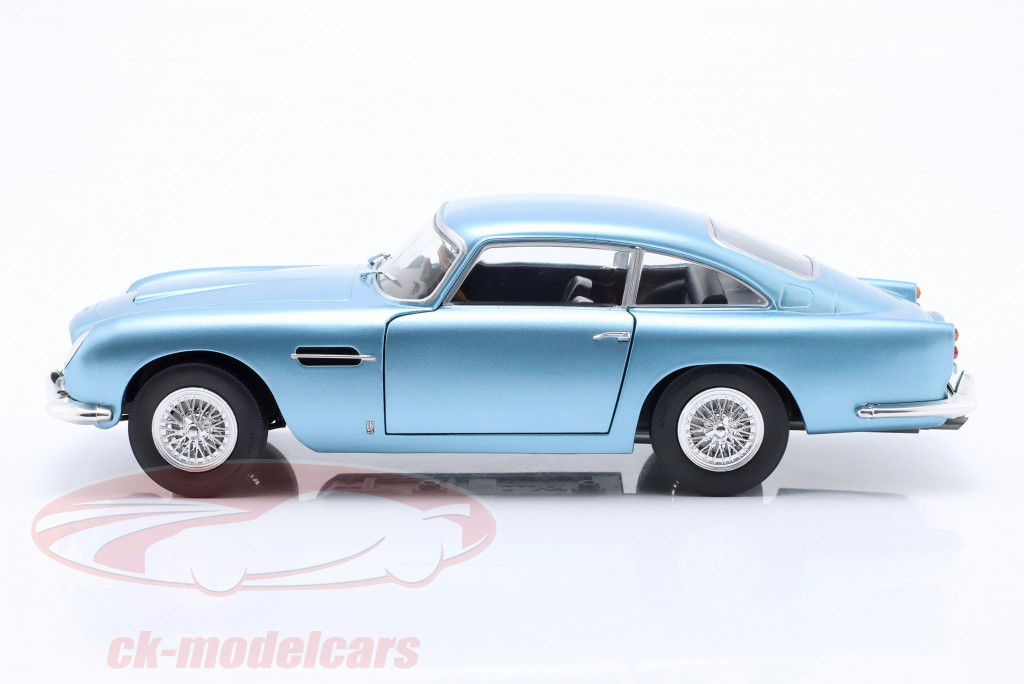 Aston Martin DB5 Ano de construção 1964 azul claro metálico 1:18 Solido