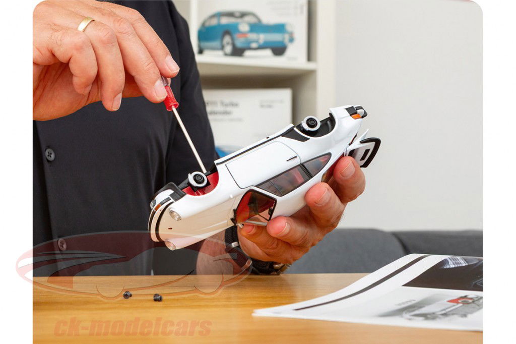 Porsche Turbo Advent calendar: Porsche 911 Turbo grandprix white 1:24 Franzis