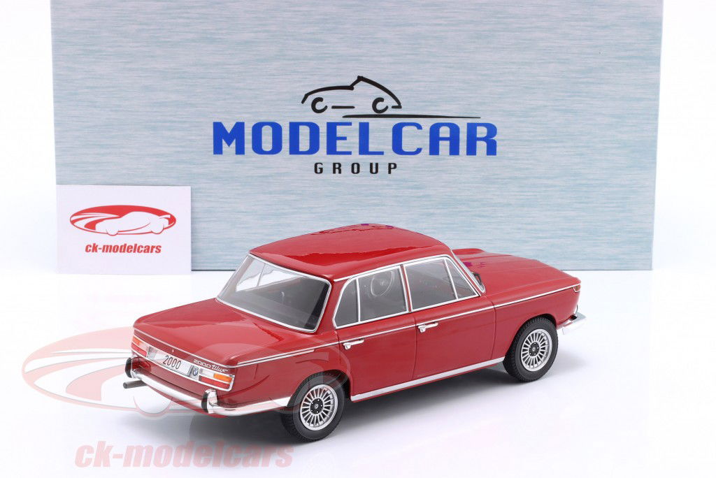 BMW 2000 (Typ 121) 建設年 1966 濃い赤 1:18 ModelCar Group