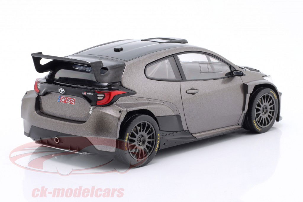 Toyota GR Yaris Rally2 2024 grigio 1:18 Ixo