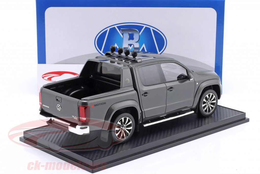Volkswagen VW Amarok grey metallic 1:18 Radscale Models