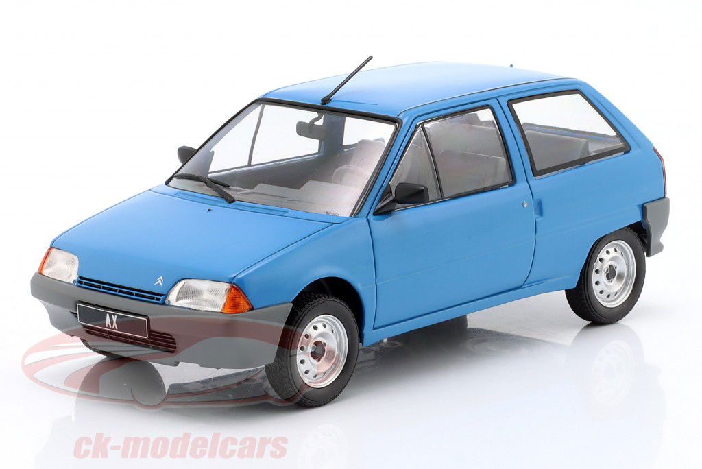 Citroen AX Ano de construção 1986 azul 1:24 White Box