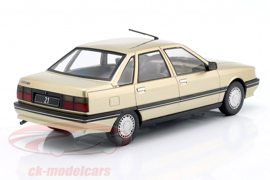 Renault 21 Année de construction 1986 beige 1:24 WhiteBox
