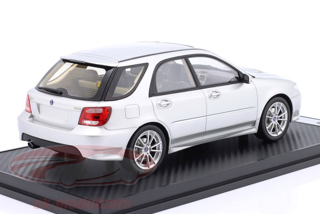 Saab 9-2X Año de construcción 2005-2006 plata 1:18 Radscale Models