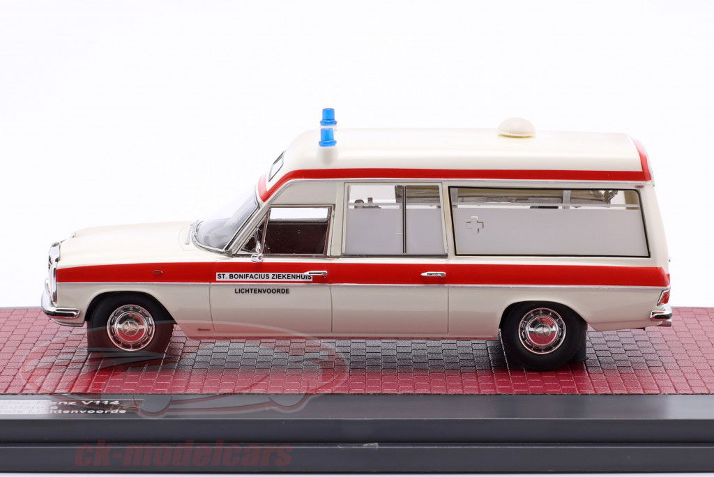 Mercedes-Benz V114 Visser Ambulance Byggeår 1968-1973 hvid / rød 1:43 Matrix