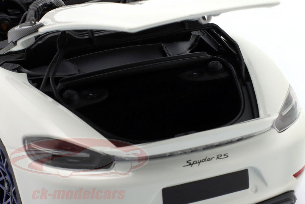 Porsche 718 Spyder RS Pacchetto Weissach Anno di costruzione 2024 bianco 1:18 Minichamps