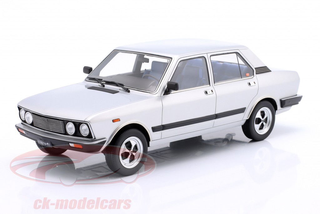 Fiat 132 2000ie Byggeår 1979 sølv 1:18 MITICA