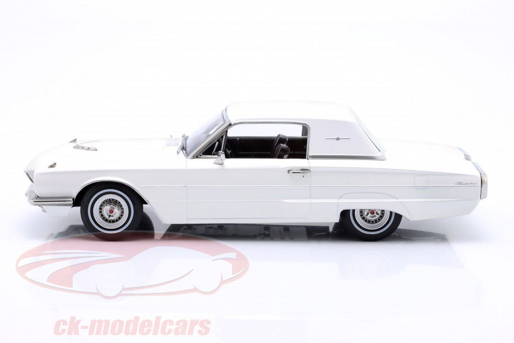 Ford Thunderbird Coupe 建設年 1966 白 1:18 KK-Scale