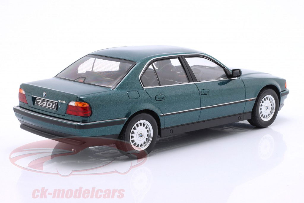 BMW 740i E38 建設年 1994 メタリック 緑 1:18 KK-Scale