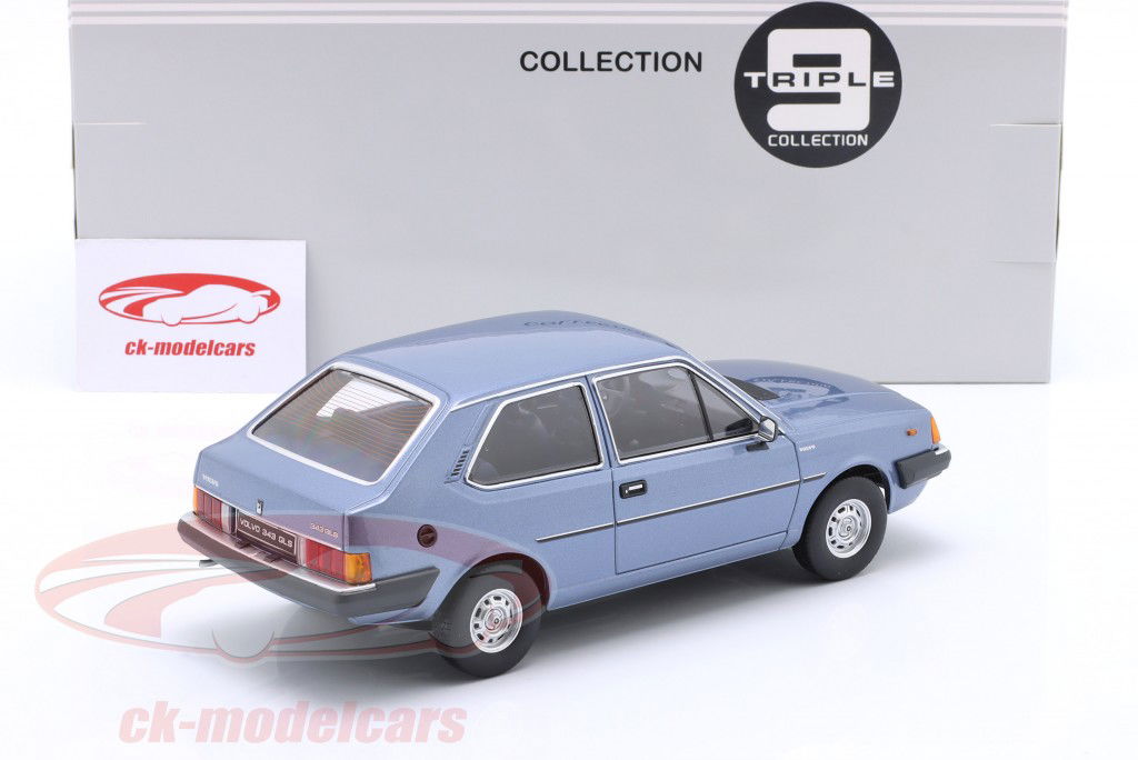 Volvo 343 GLS Année de construction 1982 métallique bleu 1:18 Triple9