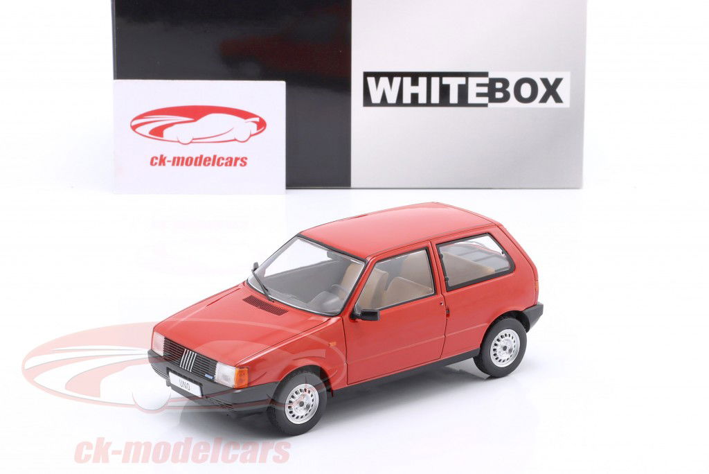 Fiat Uno Anno di costruzione 1983 rosso 1:24 WhiteBox