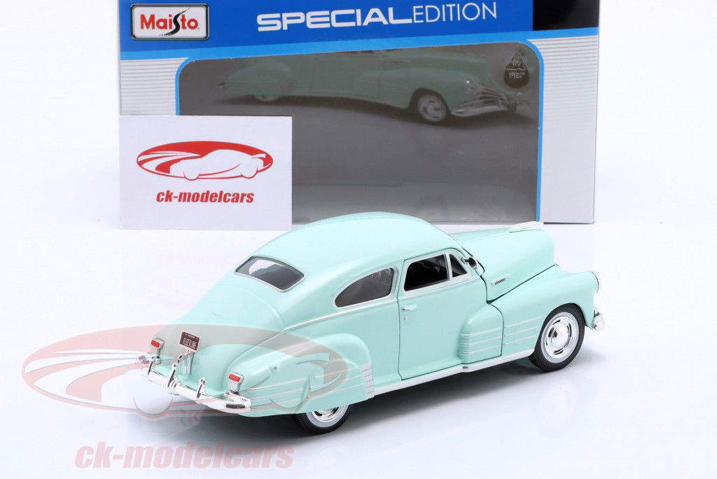 Chevrolet Fleetline Aerosedan Byggeår 1948 lysegrøn 1:24 Maisto