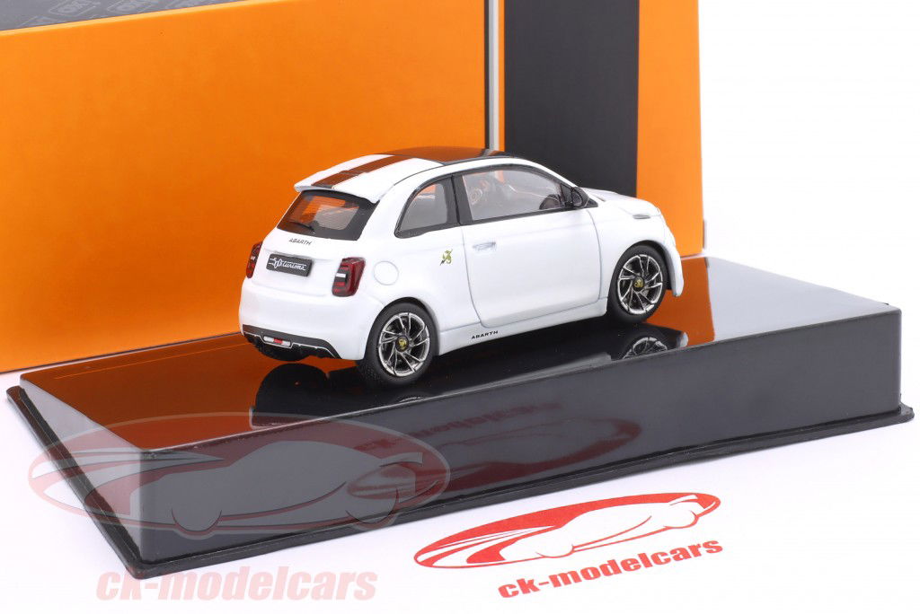 Fiat 500e Abarth Год постройки 2024 белый 1:43 Ixo