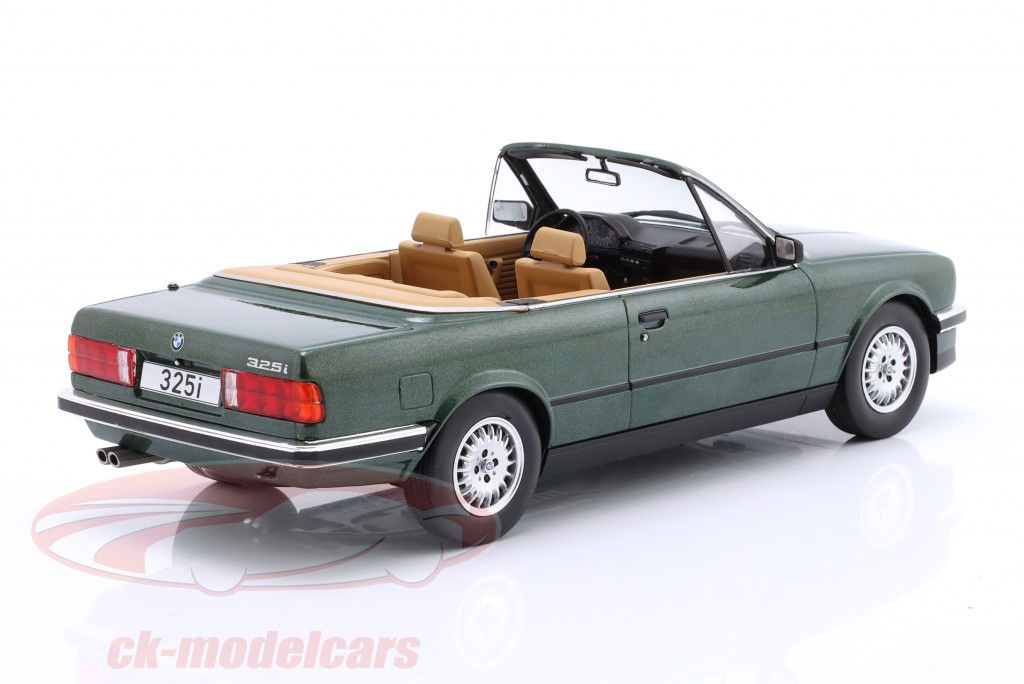 BMW 325i (E30) Cabriolet Baujahr 1985 dunkelgrün metallic 1:18 ModelCar Group