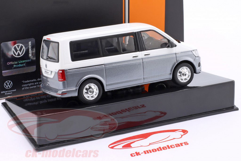 Volkswagen VW T6 Multivan Année de construction 2017 blanc / gris 1:43 Ixo