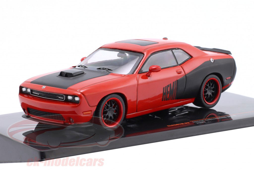 Dodge Challenger SRT8 Année de construction 2009 rouge / noir 1:43 Ixo