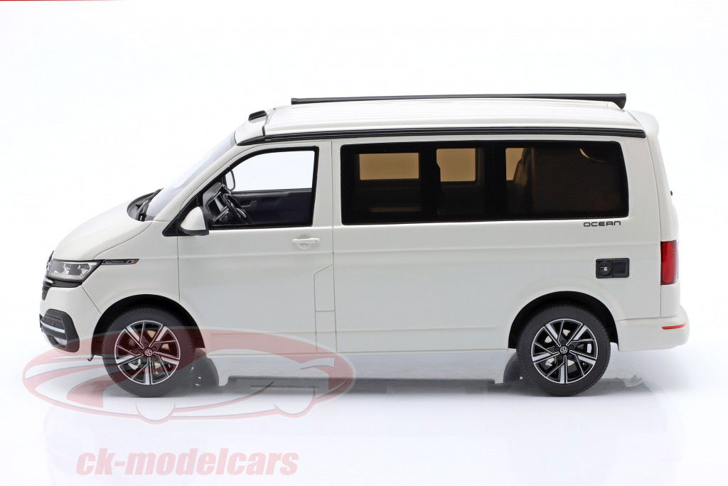 Volkswagen VW T6.1 California Ocean Год постройки 2021 candy белый 1:18 OttOmobile