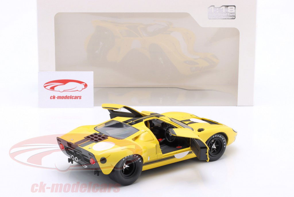 Ford GT40 MK1 Год постройки 1968 желтый / черный 1:18 Solido