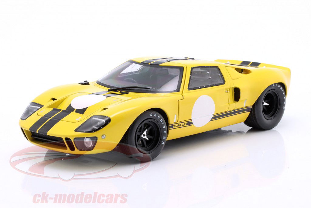 Ford GT40 MK1 Год постройки 1968 желтый / черный 1:18 Solido