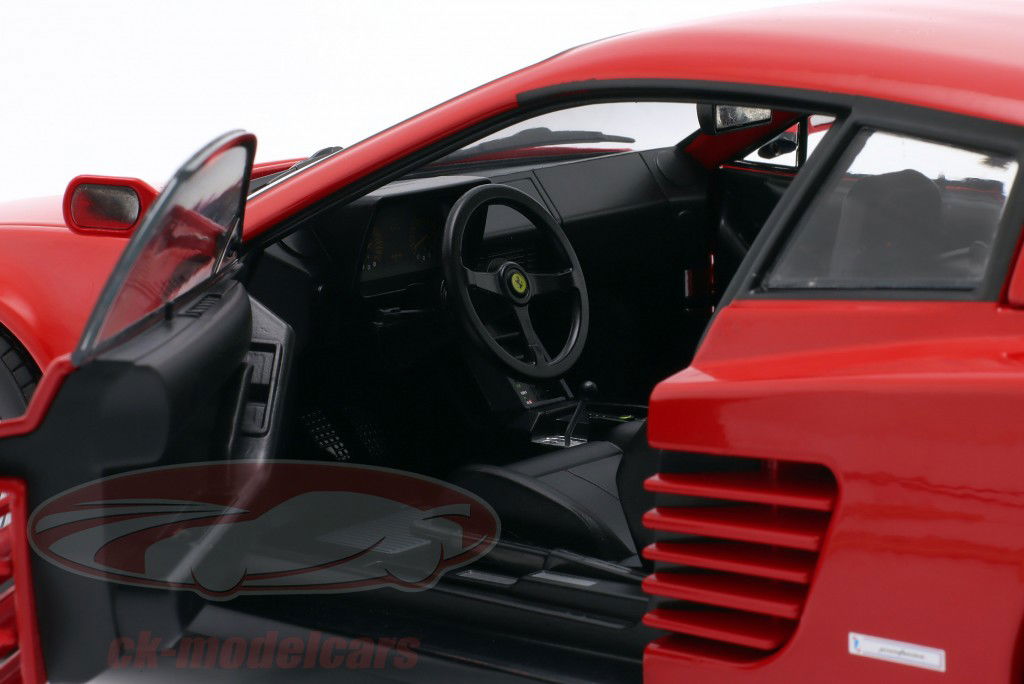 Ferrari Testarossa Год постройки 1986 красный 1:12 KK-Scale