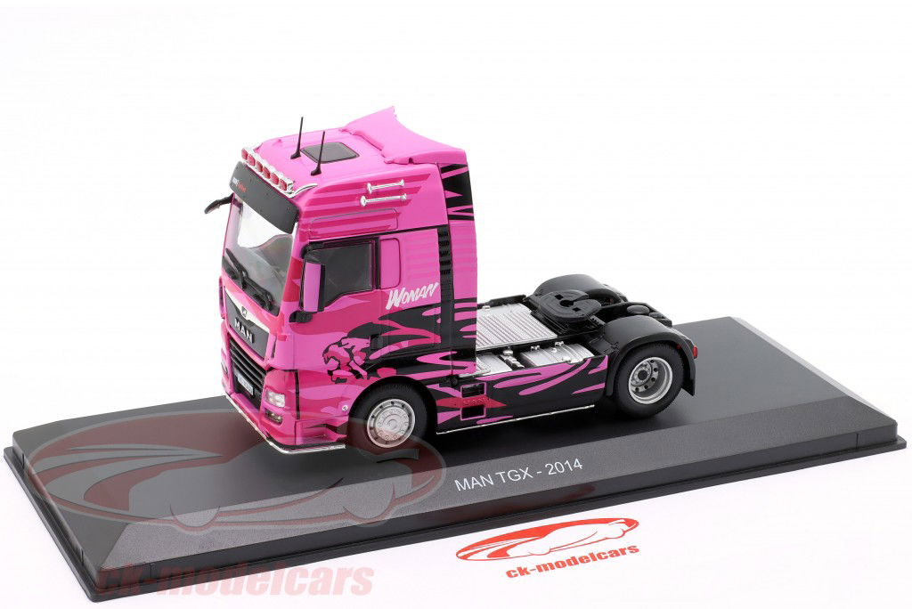 MAN TGX Truck Woman Trucker 2014 pink 1:43 Hachette