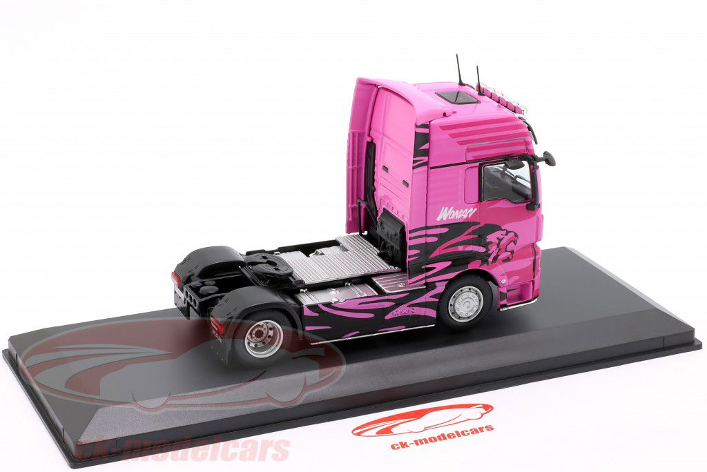 MAN TGX mulher caminhoneiro Ano de construção 2014 rosa 1:43 Hachette