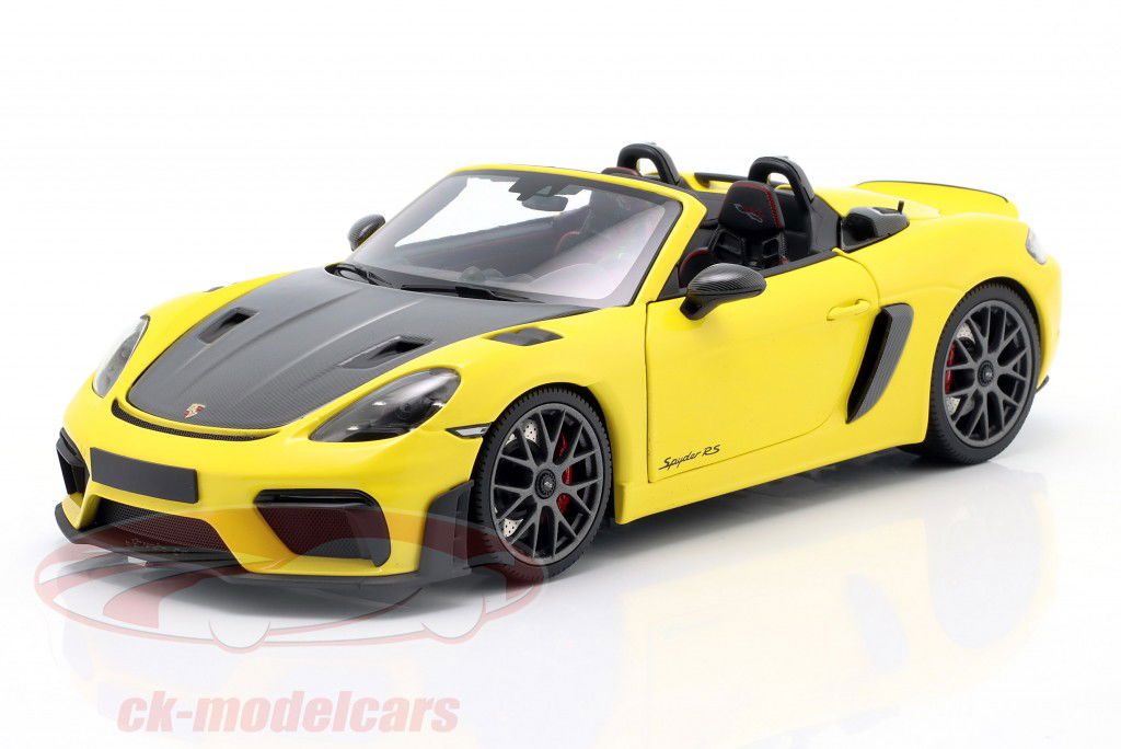 Porsche 718 Spyder RS 魏萨赫包裹 建造年份 2024 黄色的 1:18 Minichamps