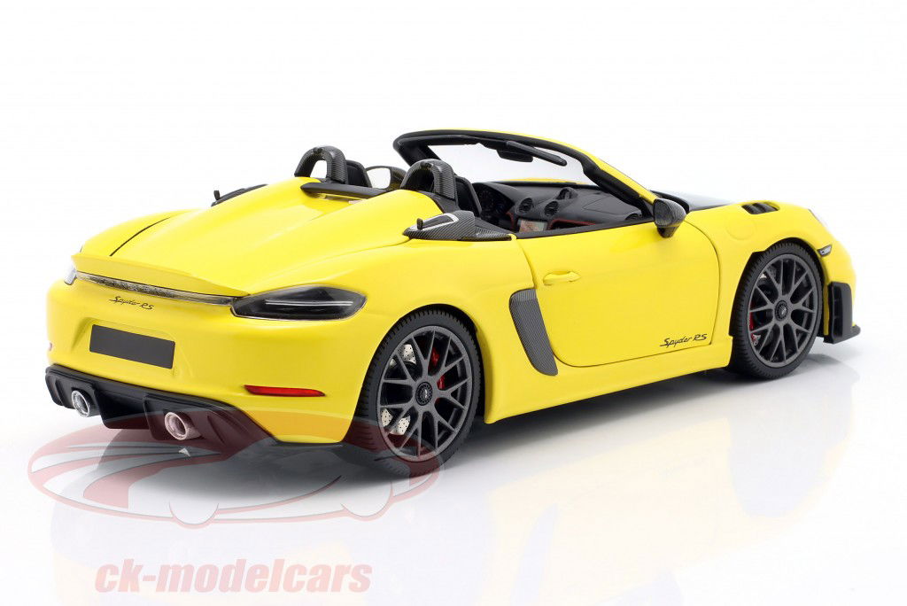 Porsche 718 Spyder RS Pacchetto Weissach Anno di costruzione 2024 giallo 1:18 Minichamps