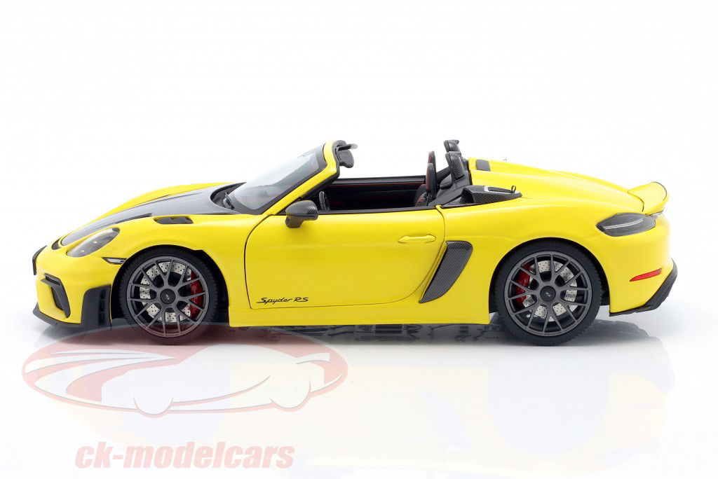 Porsche 718 Spyder RS Pacchetto Weissach Anno di costruzione 2024 giallo 1:18 Minichamps