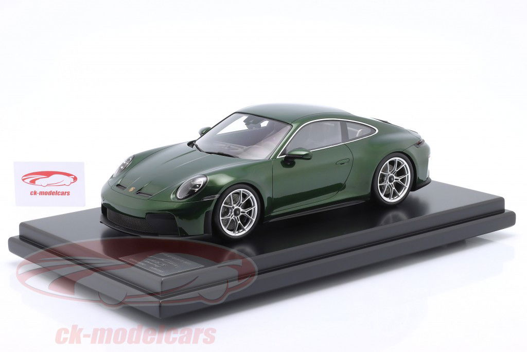 Porsche 911 (992.2) GT3 Touring Anno di costruzione 2025 verde quercia metallico 1:12 Spark