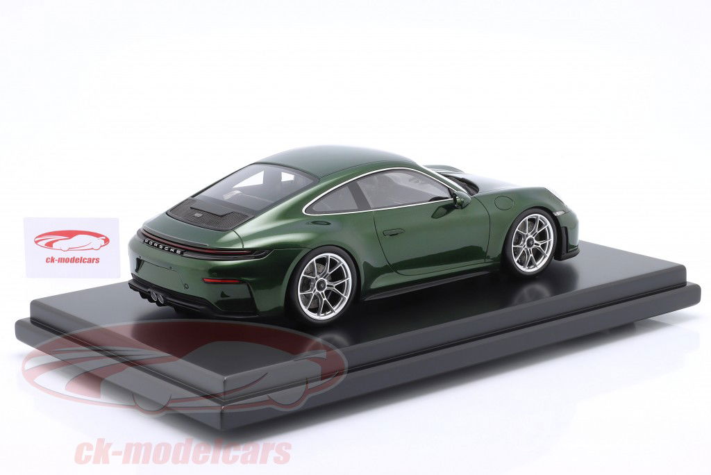 Porsche 911 (992.2) GT3 Touring Anno di costruzione 2025 verde quercia metallico 1:12 Spark