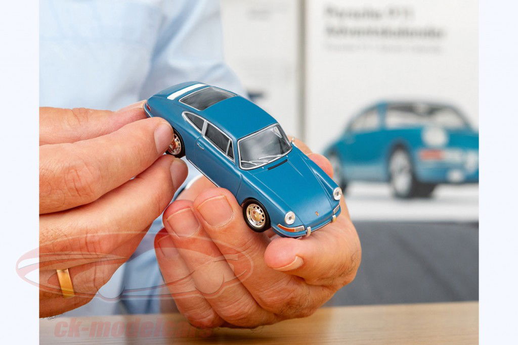 Porsche Adventskalender: Porsche 911 Baujahr 1965 emailblau 1:43 Franzis