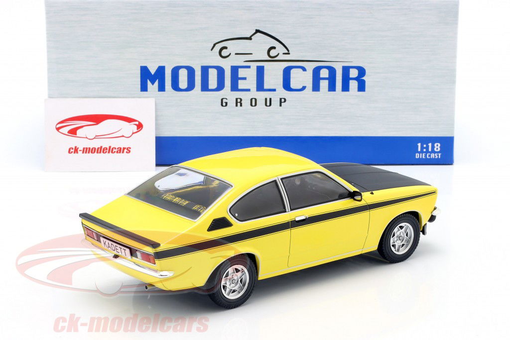 Opel Kadett C Coupe Bouwjaar 1975 geel / zwart 1:18 ModelCar Group