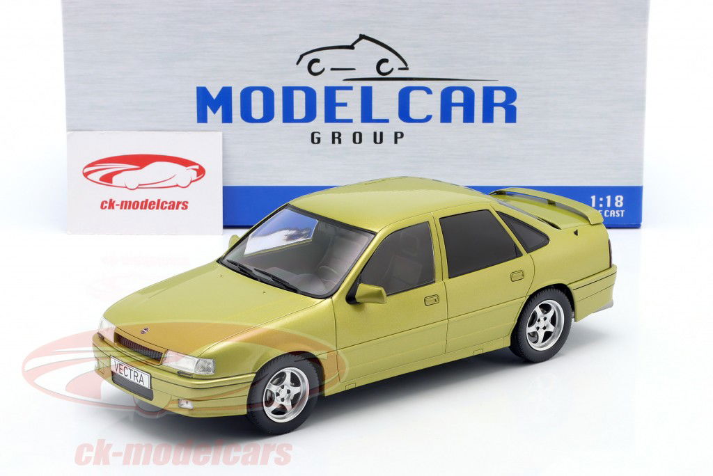 Opel Vectra A 2000 Ano de construção 1988 amarelo metálico 1:18 ModelCar Group