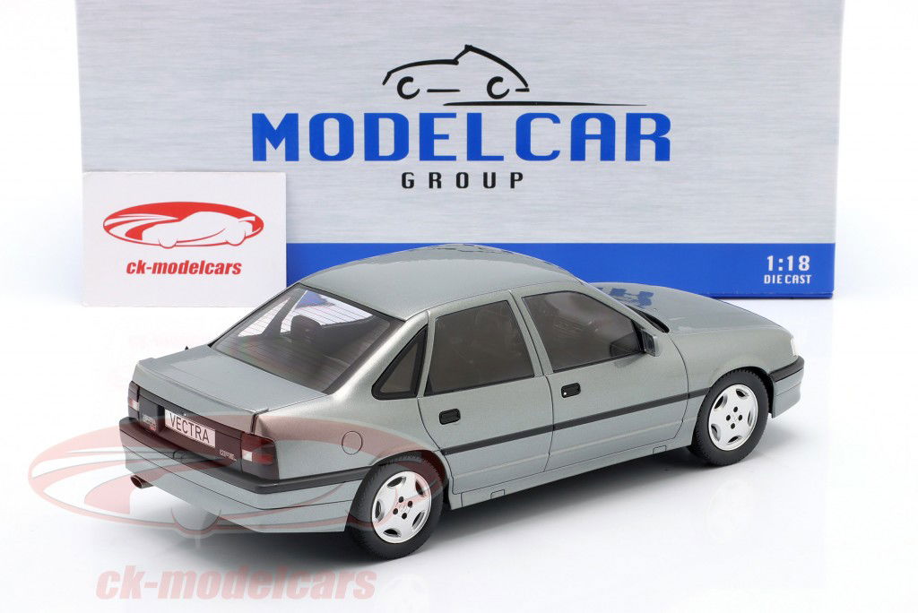 Opel Vectra A 2000 Ano de construção 1988 cinza metálico 1:18 ModelCar Group
