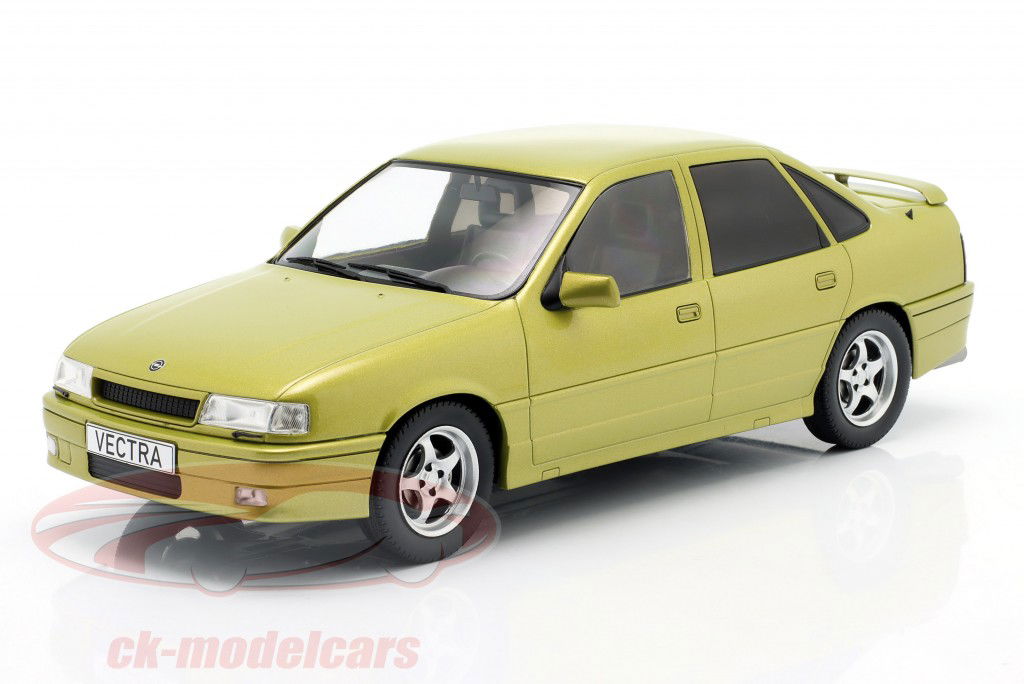 Opel Vectra A 2000 Bouwjaar 1988 geel metalen 1:18 ModelCar Group