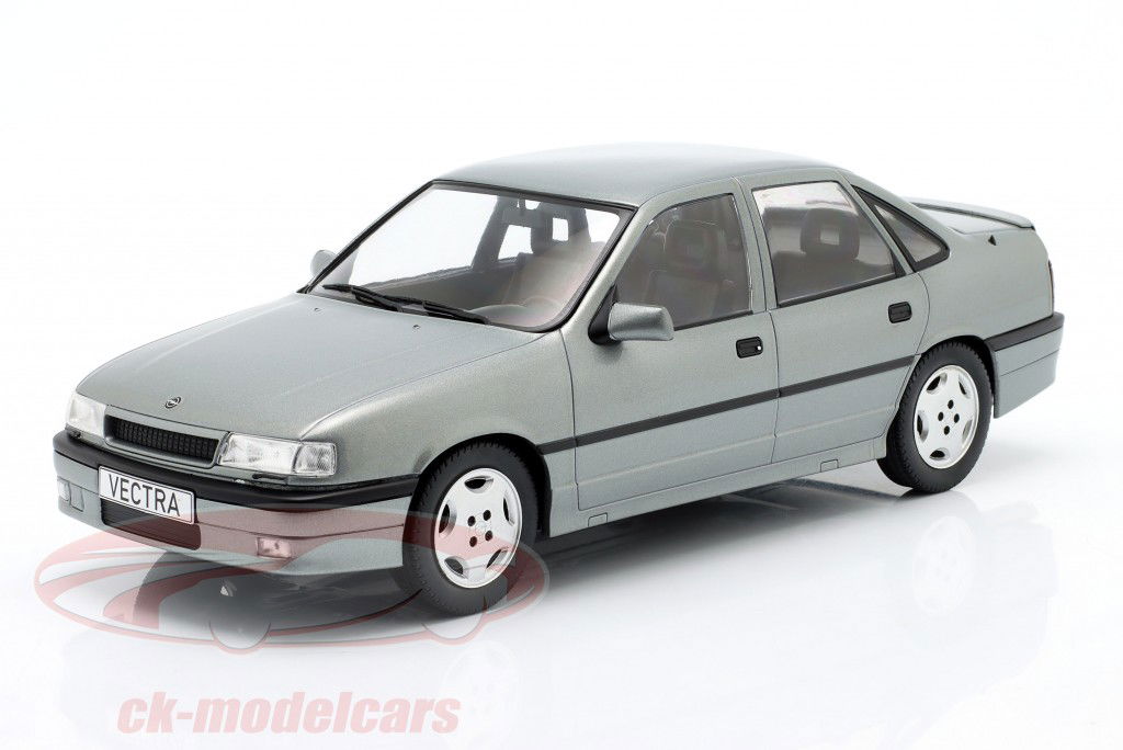 Opel Vectra A 2000 Год постройки 1988 серый металлический 1:18 ModelCar Group