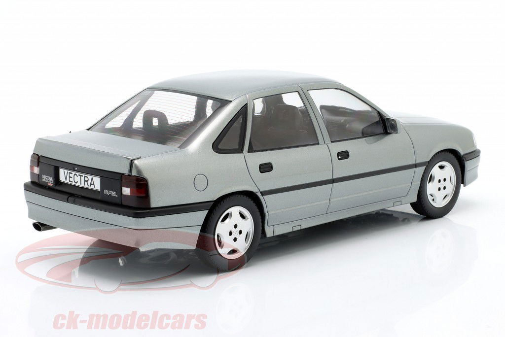 Opel Vectra A 2000 Год постройки 1988 серый металлический 1:18 ModelCar Group