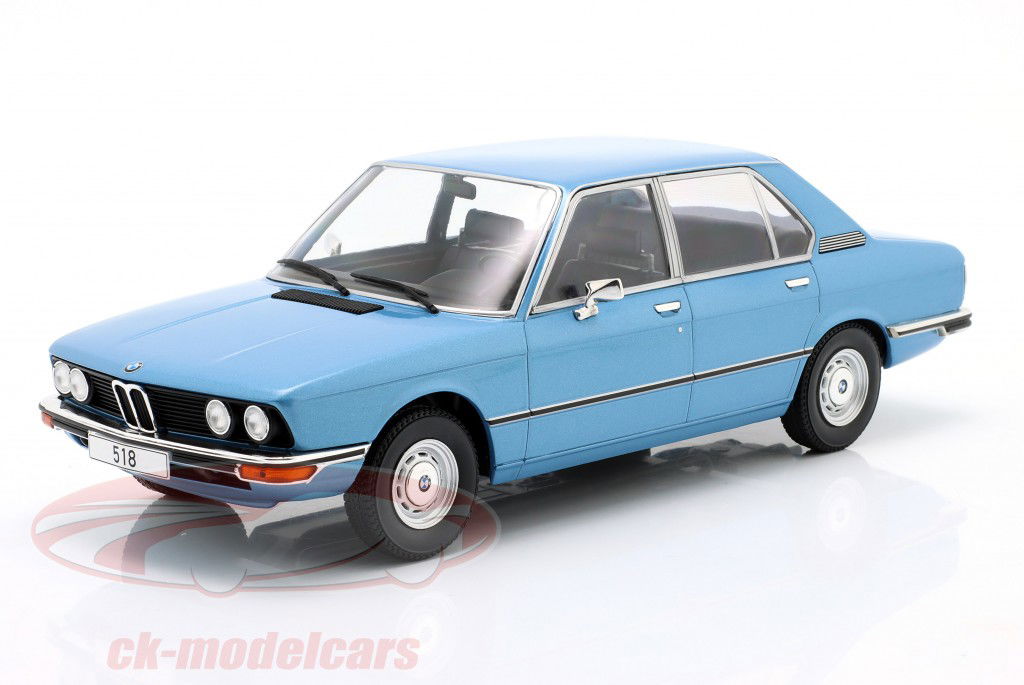 BMW 5 Series (E12) year 1973 light blue metallic 1:18 ModelCar Group